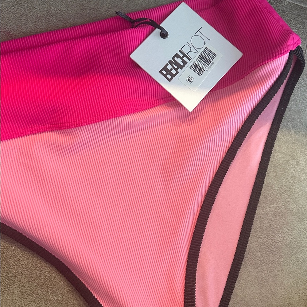 Beach Riot Pink High Waist Bikini Bottoms
BEACH RIOT
Color: Amour Colorblock - Picture 7 of 9